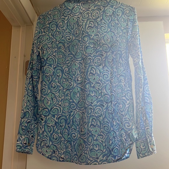 Lilly Pulitzer chasing tail cruiser button down shirt - Picture 4 of 5